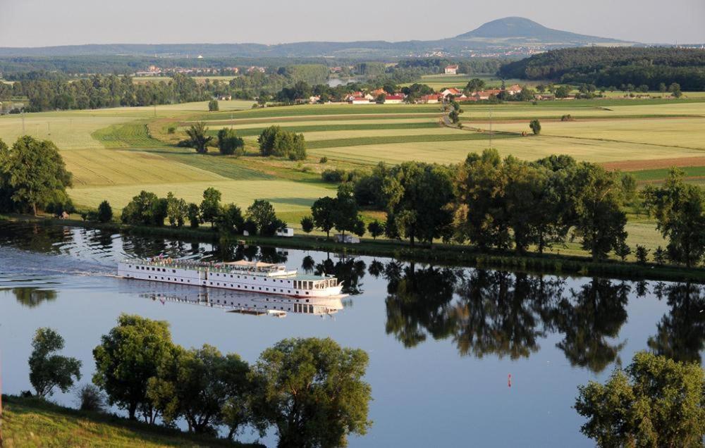 Florentina Boat Літомержице Екстер'єр фото