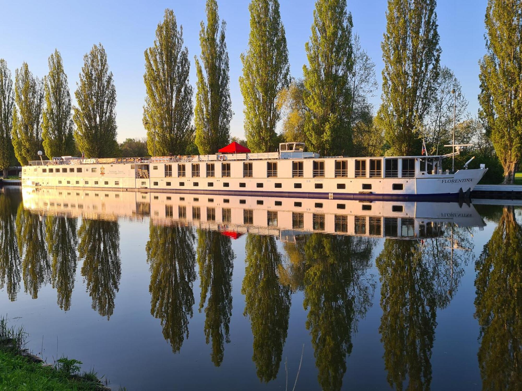 Florentina Boat Літомержице Екстер'єр фото